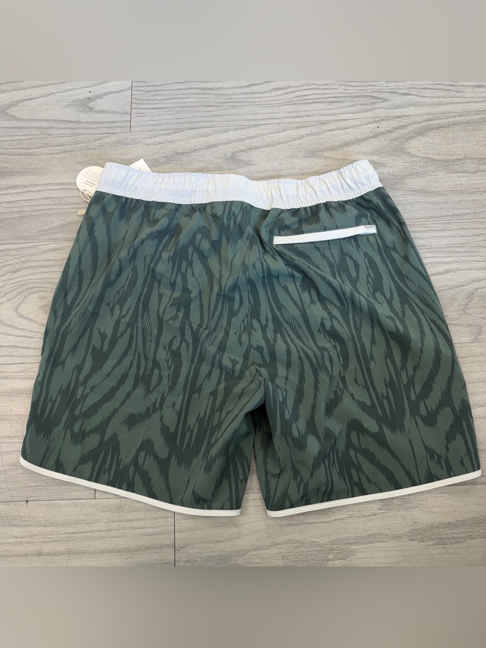 Vuori Banks Short Unlined 7" NWT - Picture 5 of 6